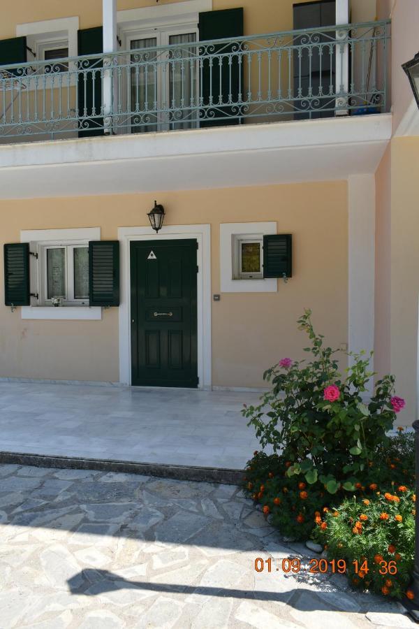 Estate Dafnopanagia Villa Magda Asprogerakata 外观 照片