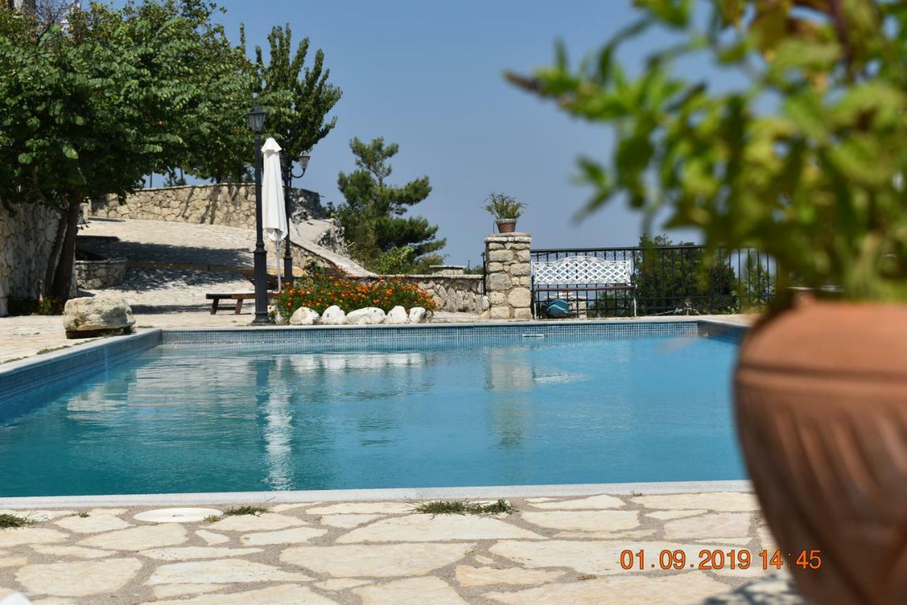 Estate Dafnopanagia Villa Magda Asprogerakata 外观 照片